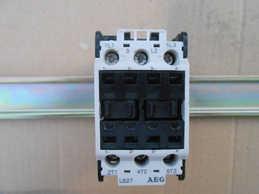 CONTACTEUR TRIPOLAIRE AEG LS 27 (129) 15 Vend�me (41)