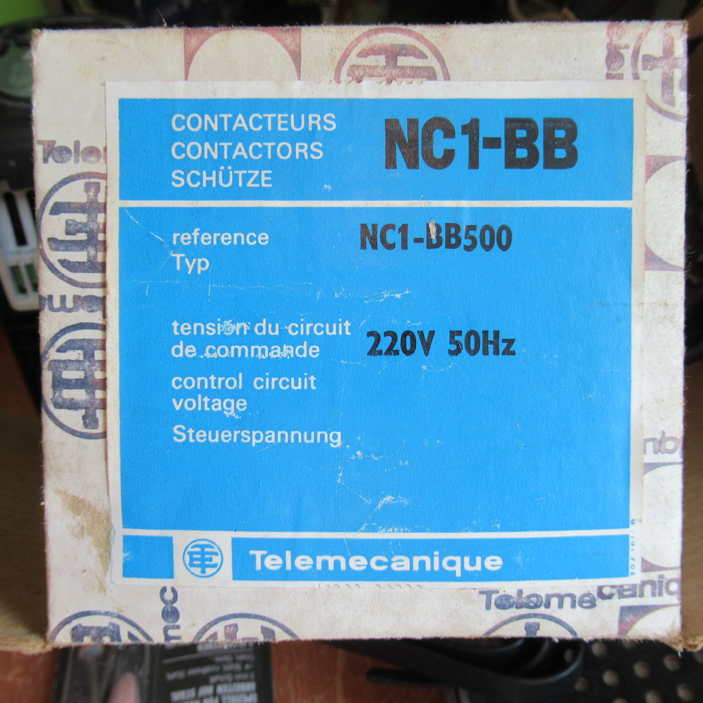 Contacteurs tripolaires T�l�m�canique 70 Lang� (36)