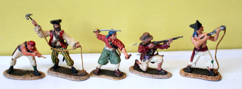 Cont� Collectibles 54mm metal s�rie pirates 1 100 Issy-les-Moulineaux (92)