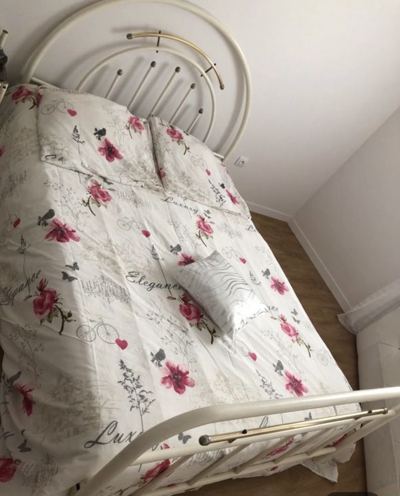 Contour de lit + deux chevets. 30 Saint-Vallier (71)