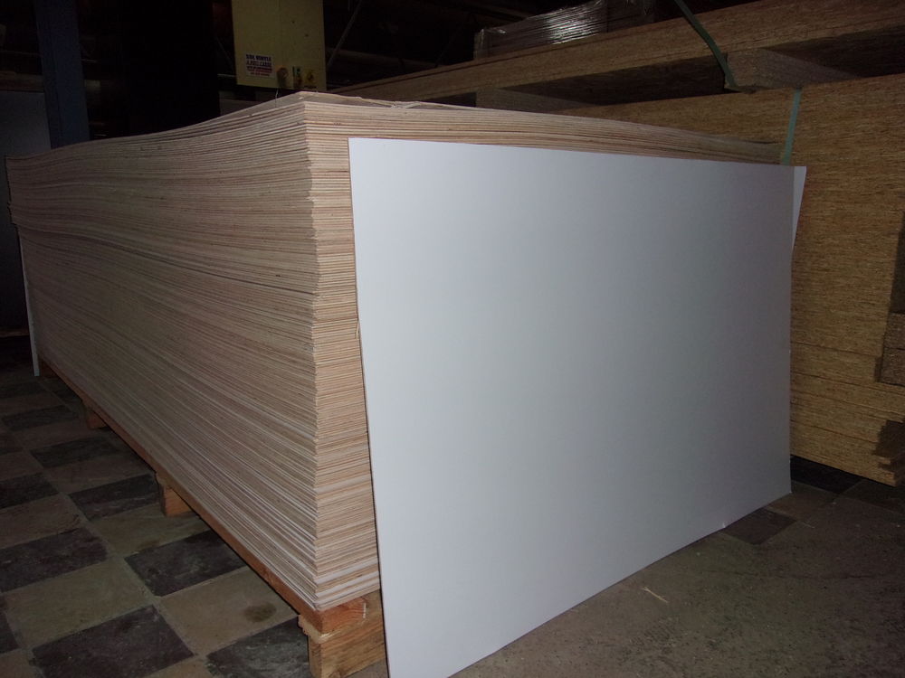 CONTREPLAQUE BLANC Film� 22 Saint-Porquier (82)