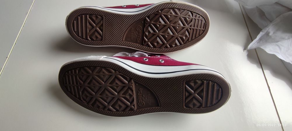 Converse 41 bordeaux 30 Ch�lons-en-Champagne (51)