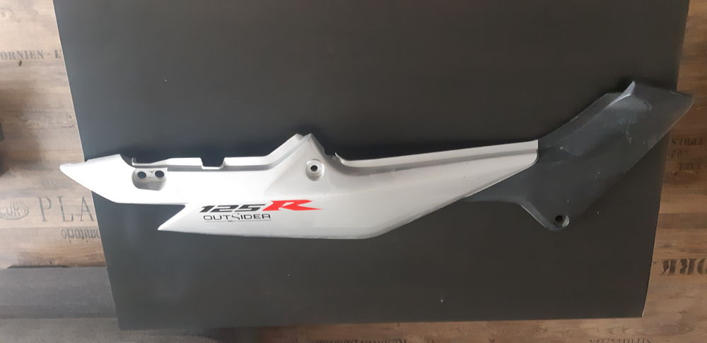 Coque arri�re droit cbr 125 2006 20 Plaisir (78)