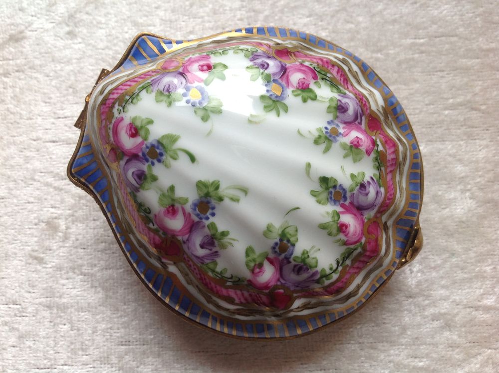 COQUILLE BOITE BIJOUX PORCELAINE LIMOGES FINEMENT PEINT Envo 95 Tr�gunc (29)