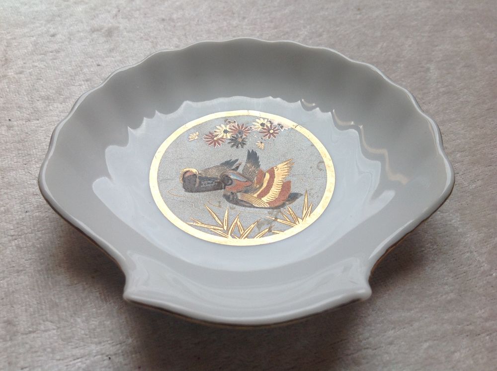COQUILLE ST JACQUES EN PORCELAINE de CHINE MOTIF CANARDS Env 20 Tr�gunc (29)