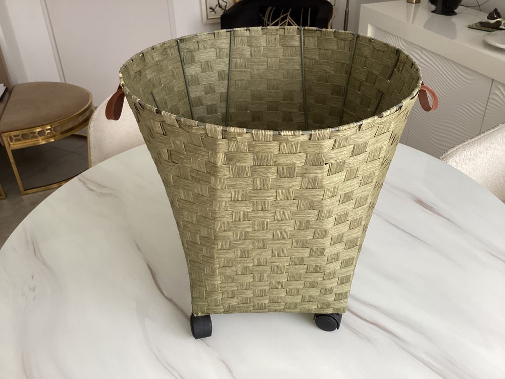 Corbeille � linge design 0 Le Lavandou (83)