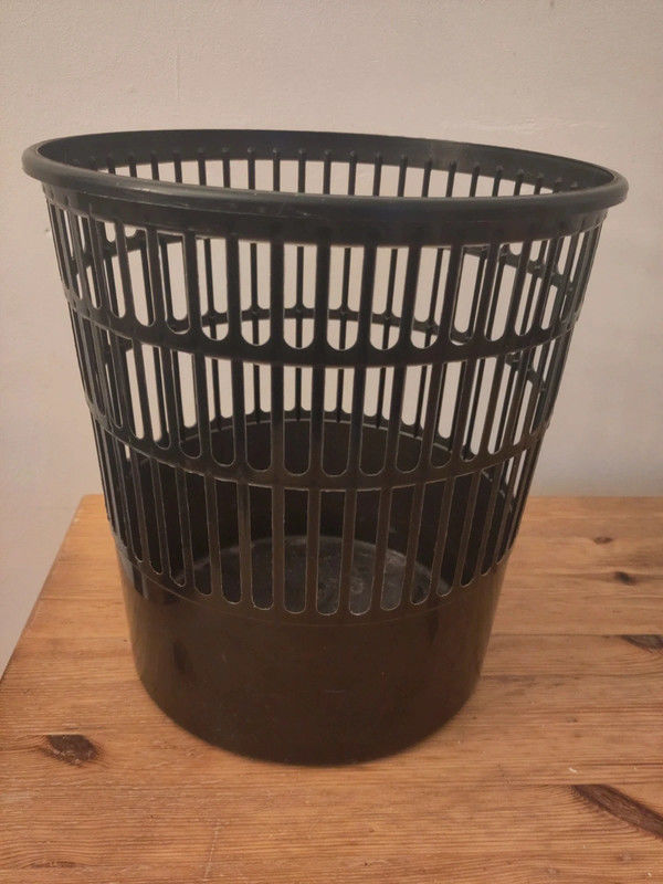 Corbeille � papier de bureau 6 Paris 9 (75)