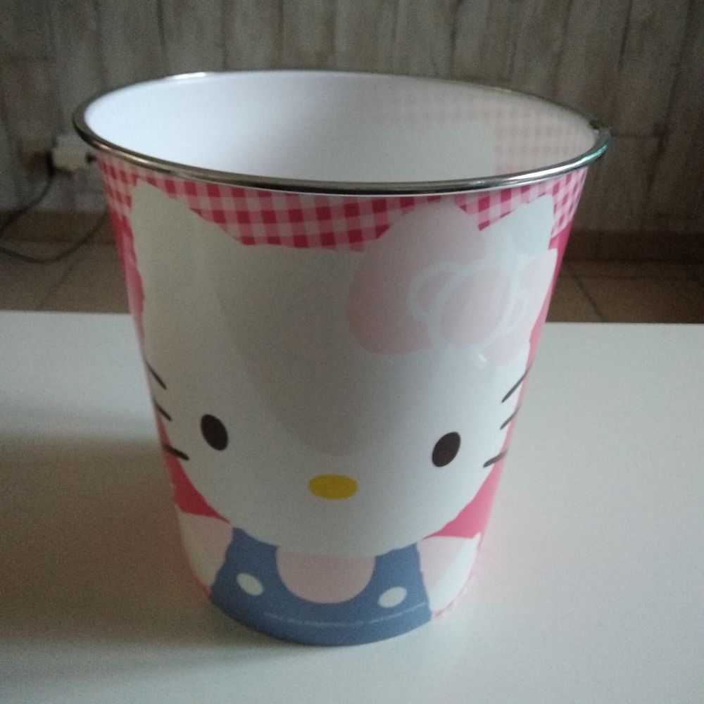 Corbeille � papier hello kitty 5 Caen (14)