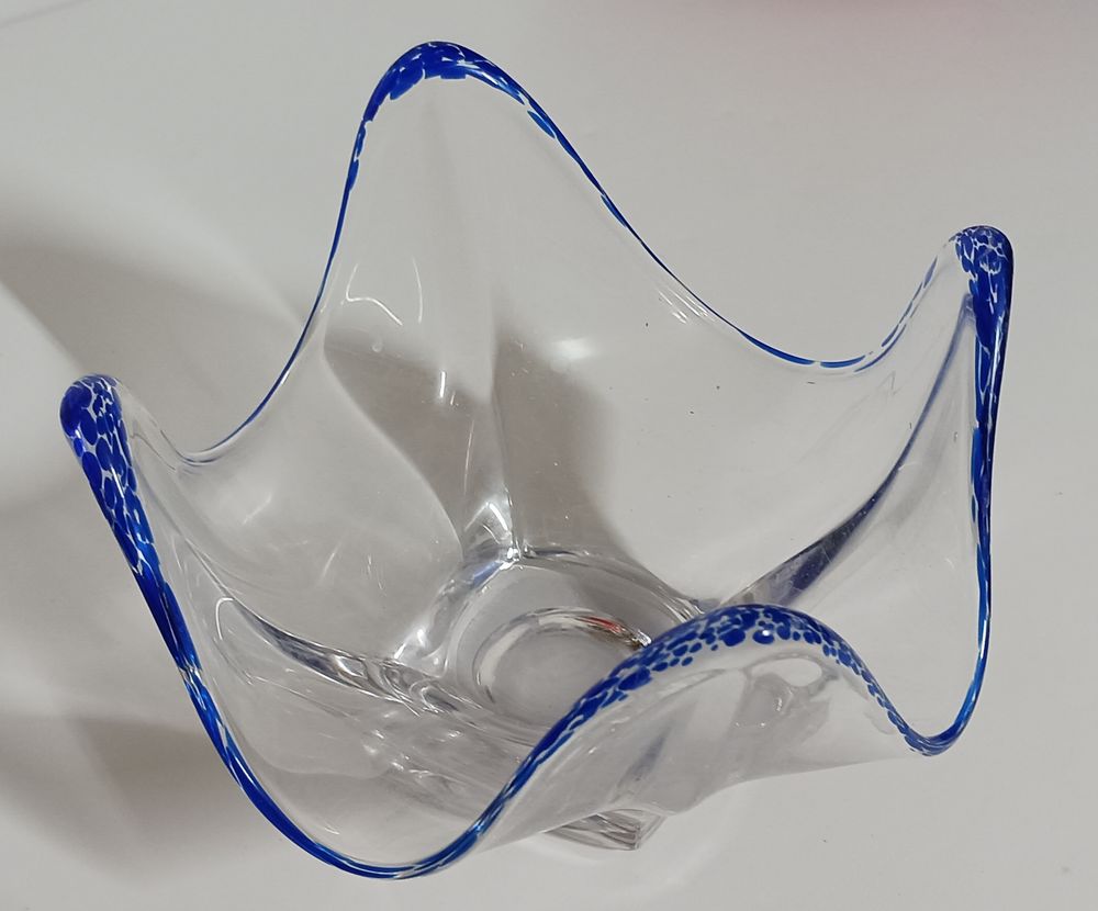 Corbeille en verre forme carr�e 10 Chauriat (63)