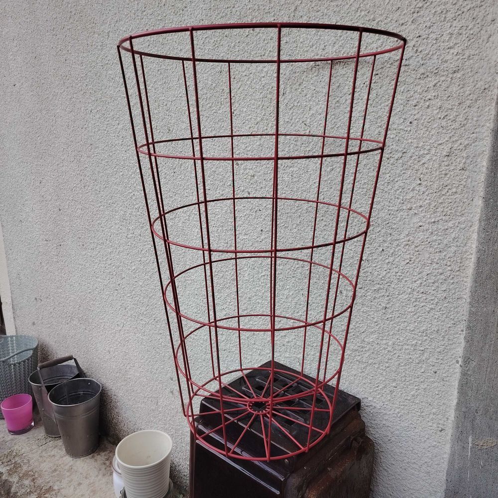 Corbeille en fer 9 Toudon (06)