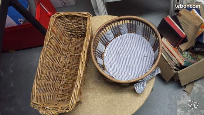 2 corbeilles � pain ou autre 3 M�rignies (59)