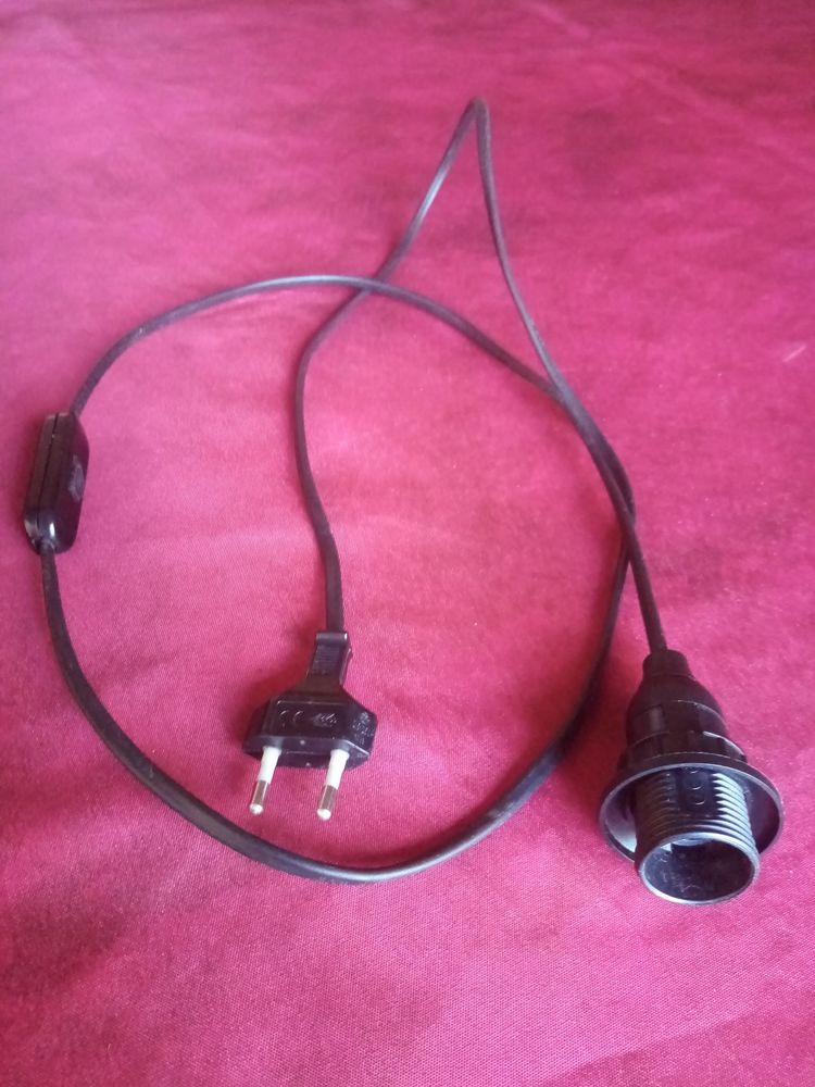 Cordon �lectrique pour lampe 4 Avermes (03)