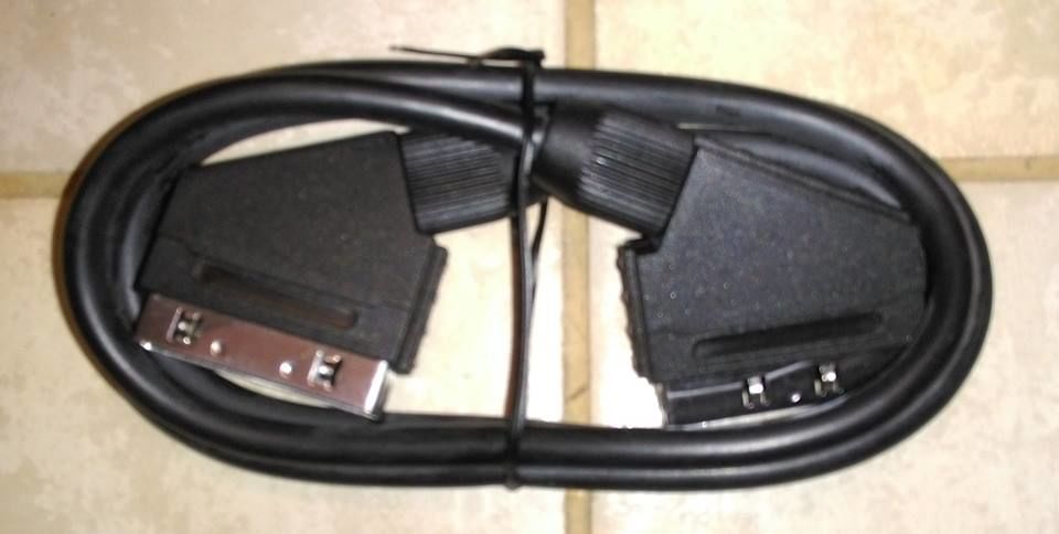 Cordon p�ritel m�le / m�le 21 broches 1,20 m neuf 
1 Marseille 9 (13)