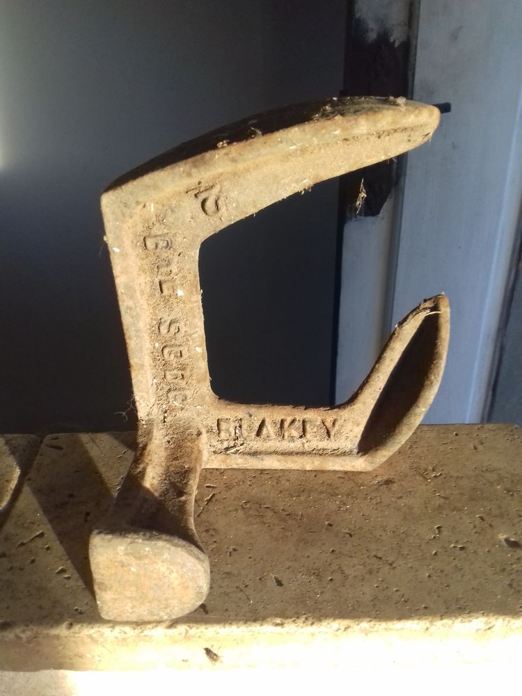 Cordonnerie - R�parateur manuel de Semelles et Talons en TTB 20 Th�ziers (30)