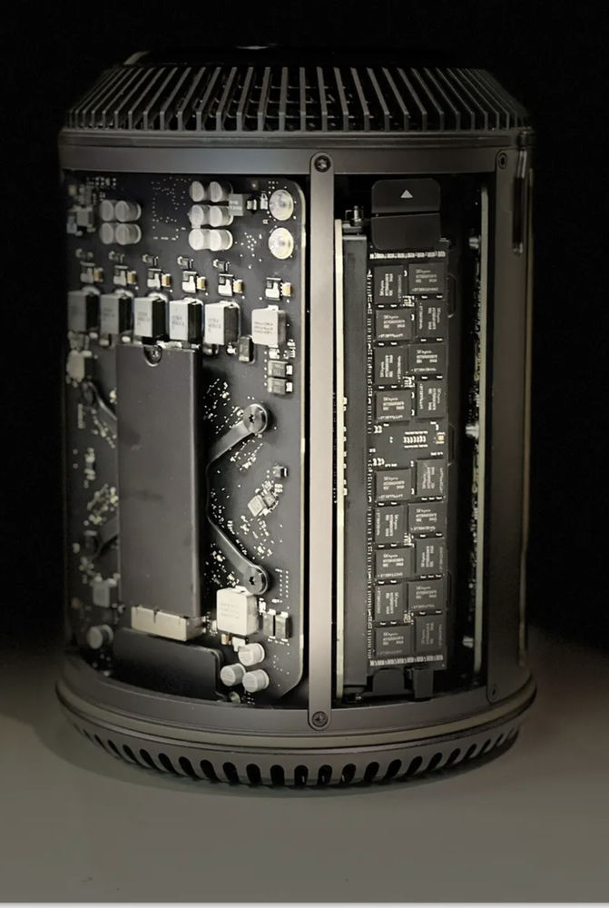 Mac pro 6.1 12 core 2,7 ghz / 64 go ram / 1 To / d300 800 Breuillet (91)