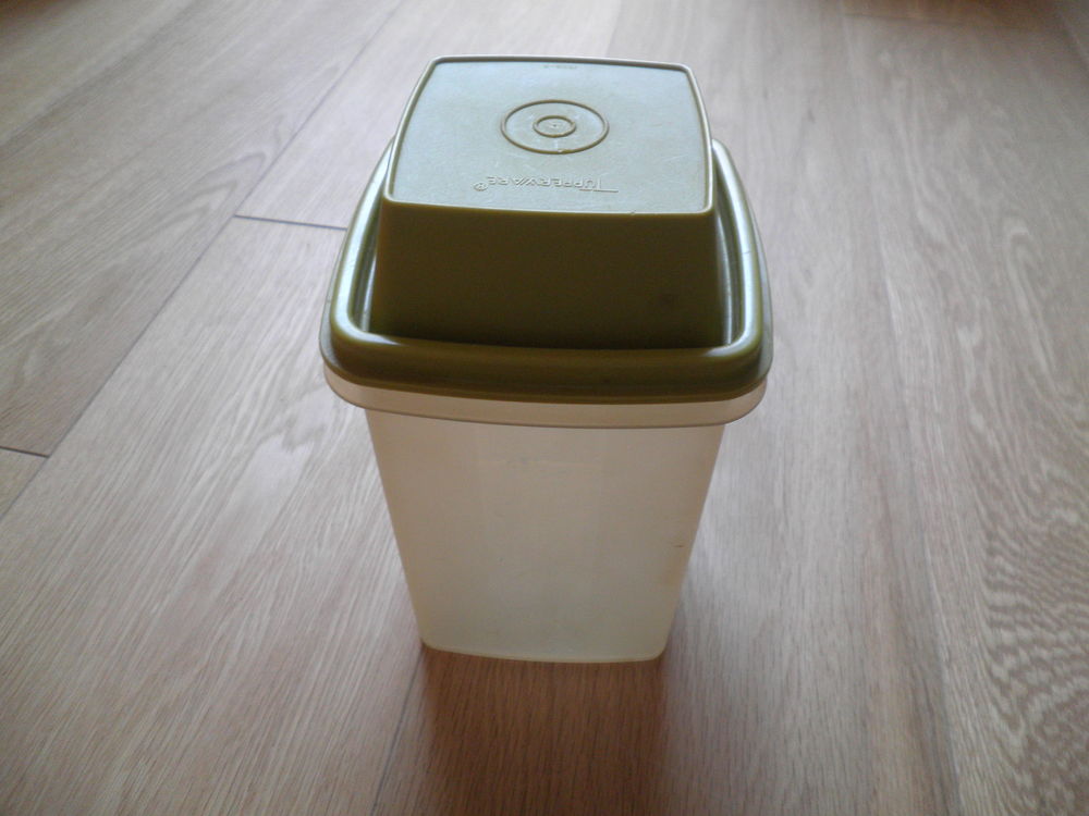 pot � cornichons tupperware 5 Chanteloup-en-Brie (77)