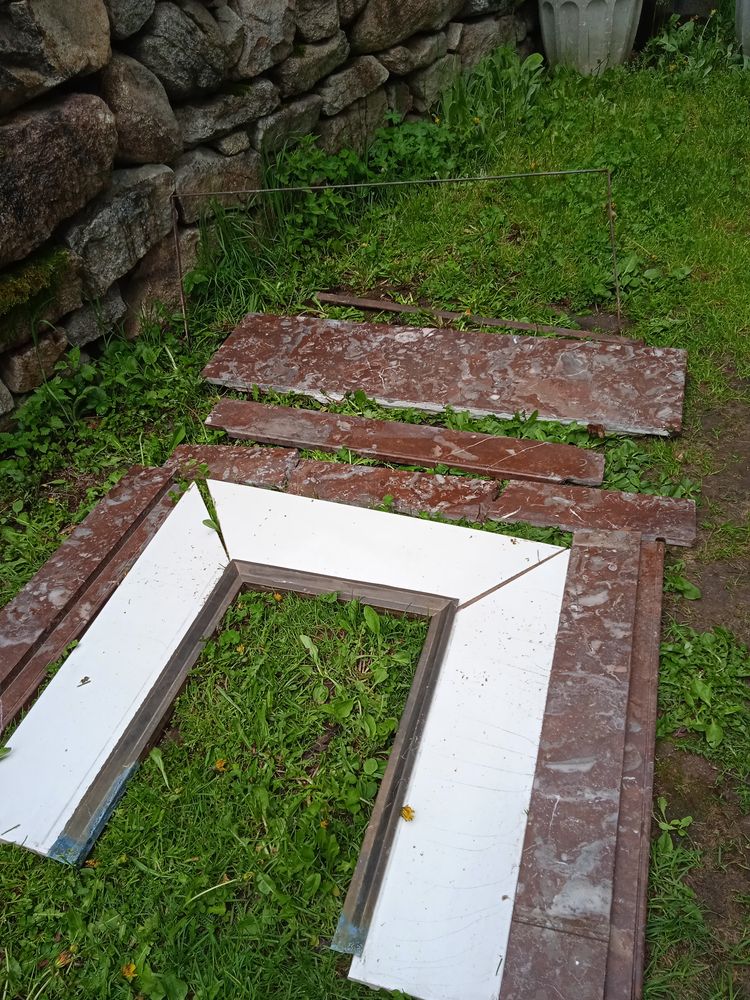 Corps de chemin�e marbre rouge 50 Doranges (63)