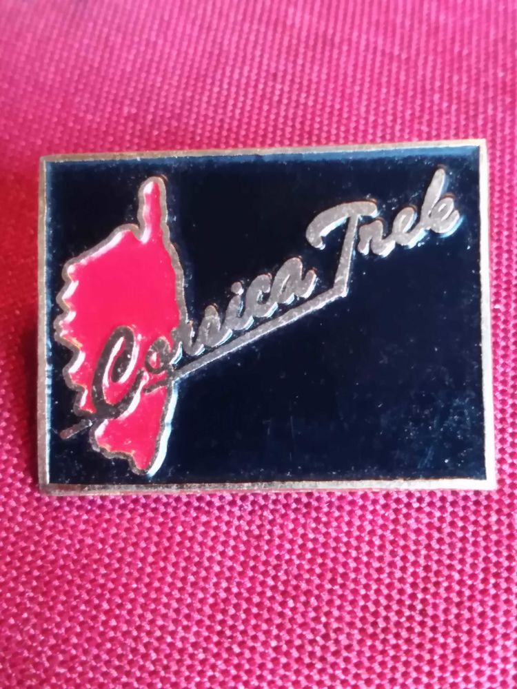 Pin's corsika trek 2 Avermes (03)