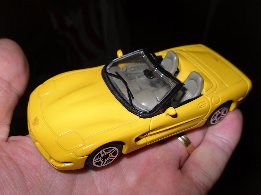 Corvette Chevrolet jaune M�tal,Burago Italy 10,4cm 10 Neuville-de-Poitou (86)