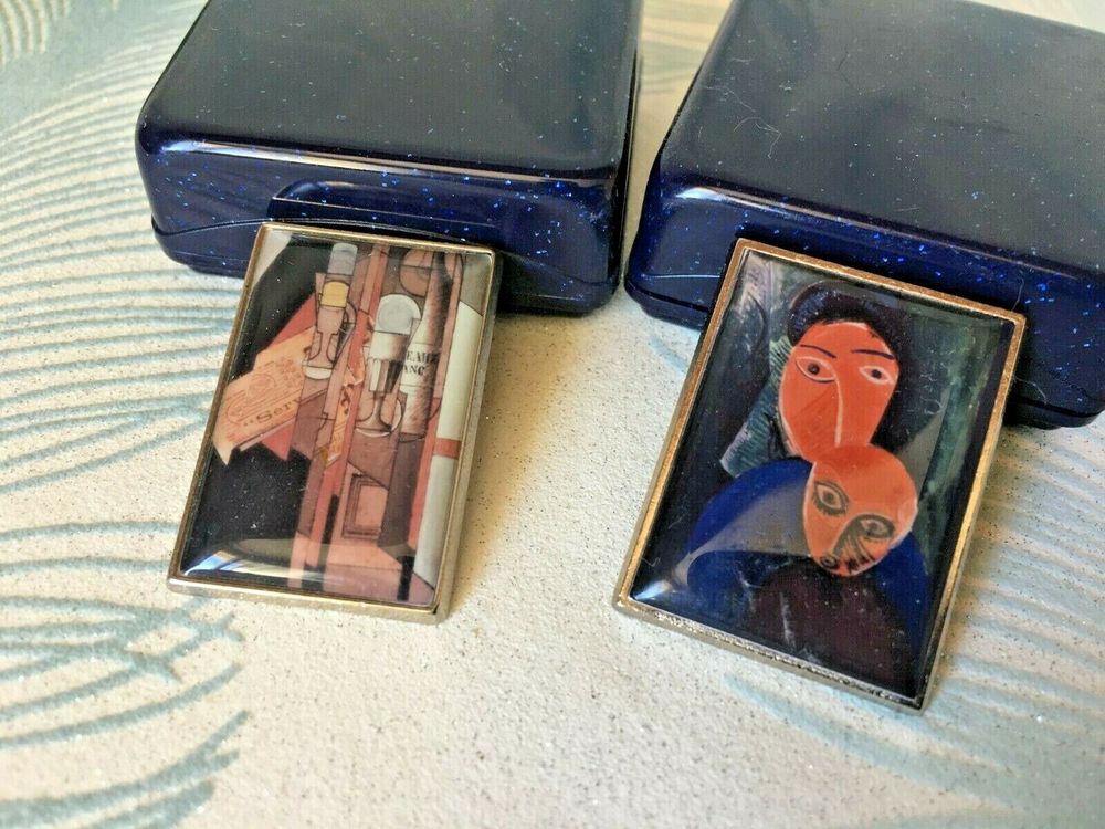 2 pin's Cosm�tique Collection NIVEA cr�me dans leur coffret 8 Blaye (33)