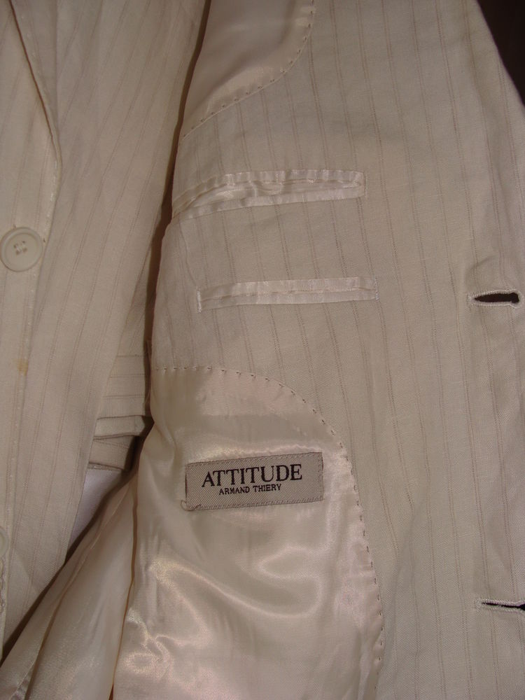 Costume en lin Armand Thiery
50 Melun (77)