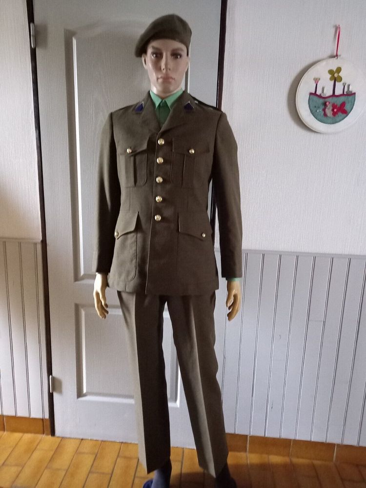 costume arm�e belge 80 Saint-Bonnet-Avalouze (19)