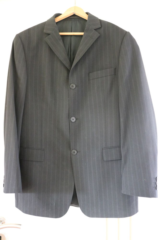 Costume chic taille 42 15 La Chapelle-Saint-Florent (49)