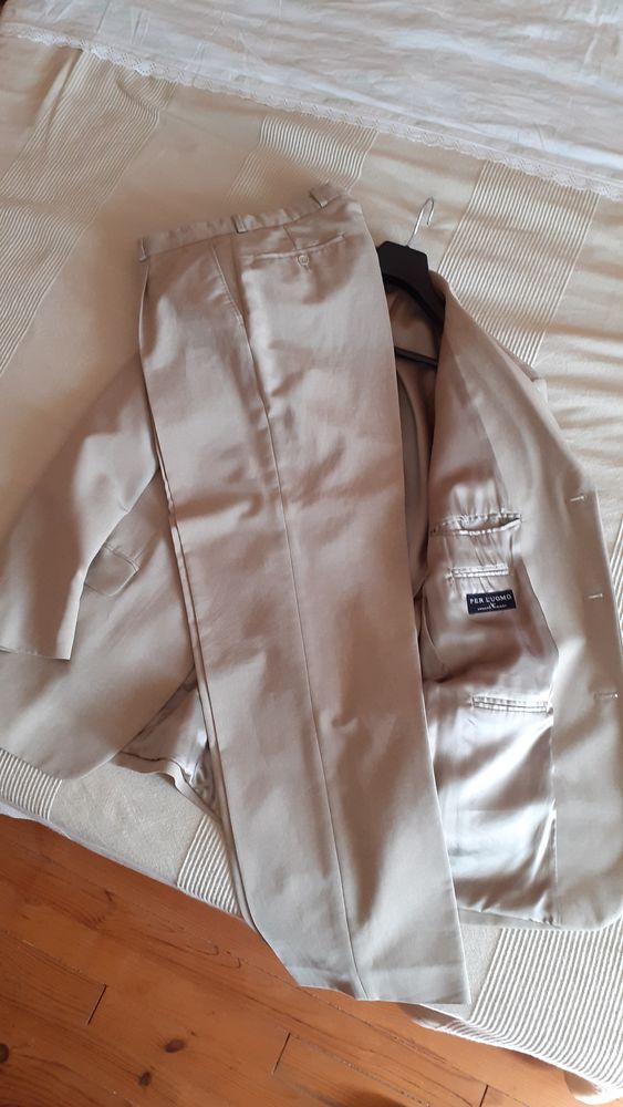 Costume deux pi�ces 30 Saint-Maixent-de-Beugn� (79)