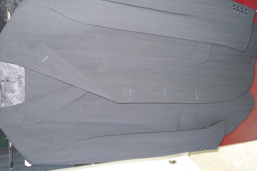 costume homme 30 Lille (59)