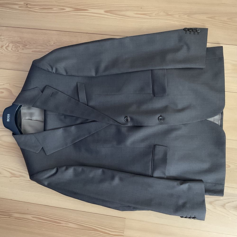 Costume Hugo Boss
175 Villers-l�s-Nancy (54)