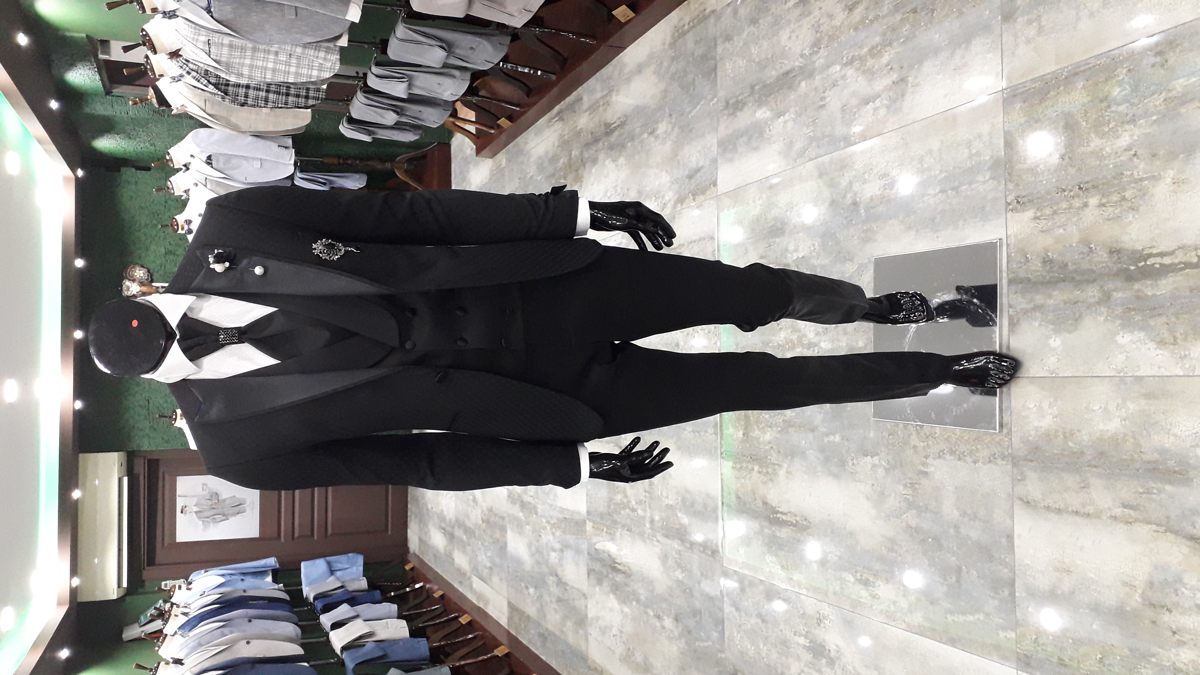 Costume de mariage pour hommes
195 Paris 1 (75)