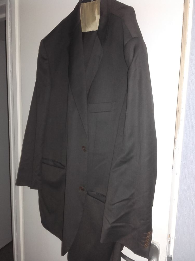 COSTUME  marron  (PH) 25 Houdain (62)