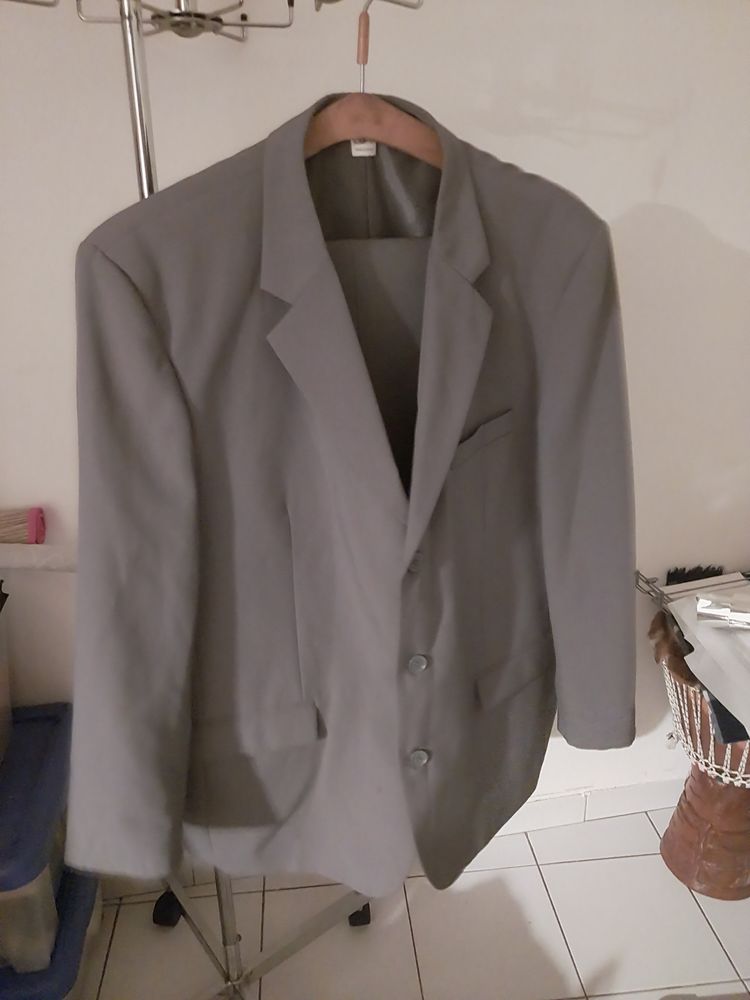 Costume 2 pi�ces 35 La Verpilli�re (38)