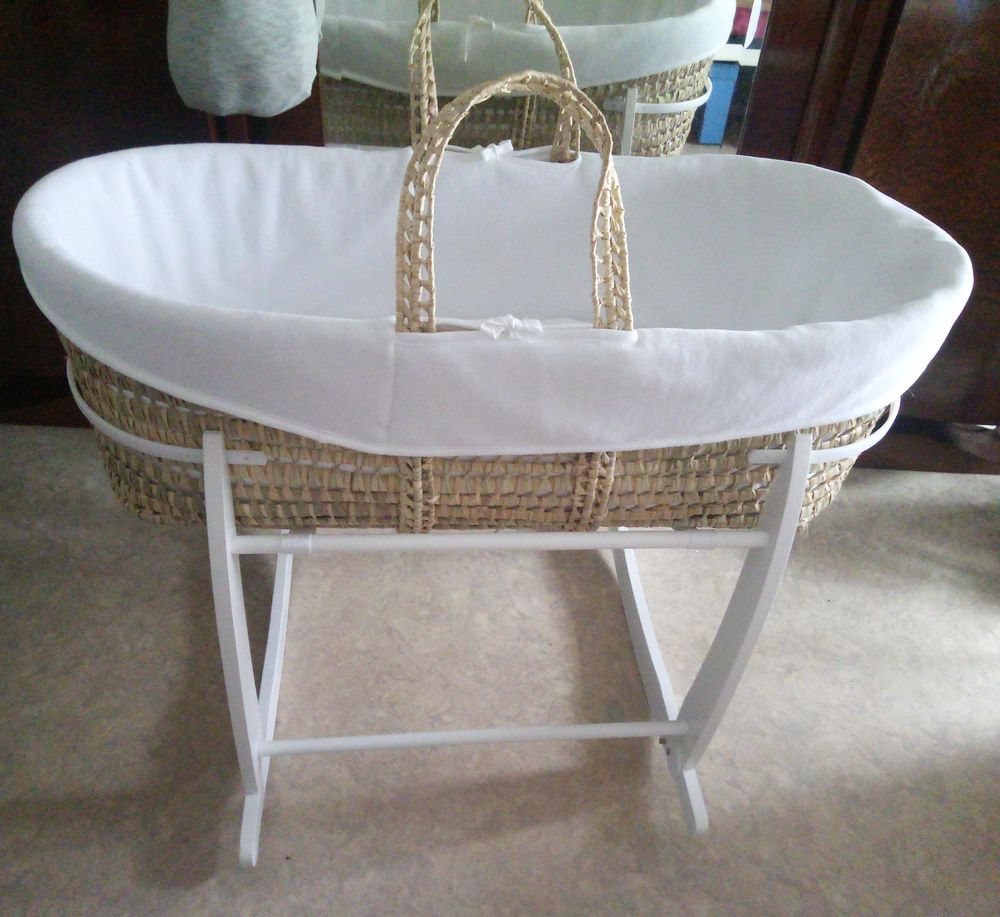 Couffin blanc en osier sur support 120 Compi�gne (60)