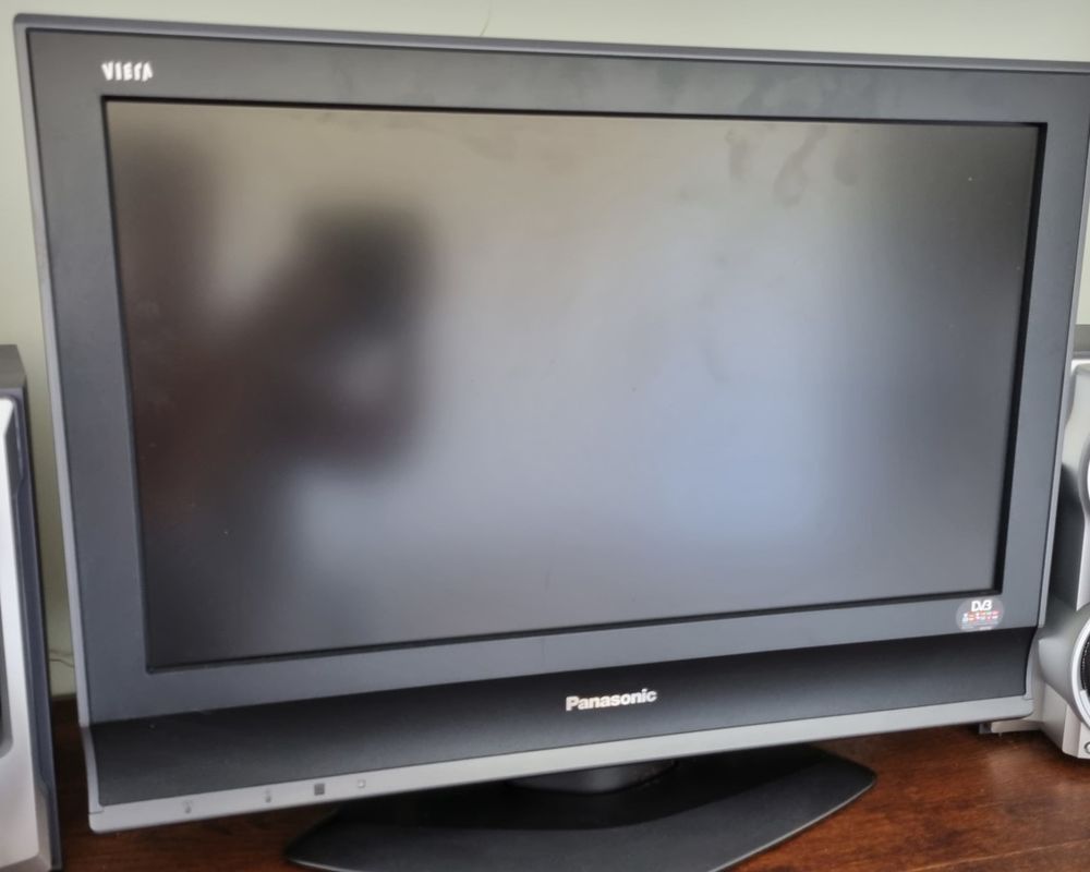 TV LCD couleur  66cm Panasonic Viera  45 Caillac (46)