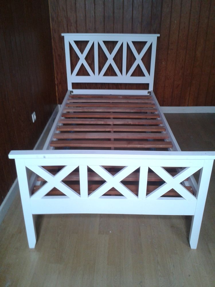 LIT EN PIN COULEUR BLANC QASI NEUF. 50 Fr�vent (62)