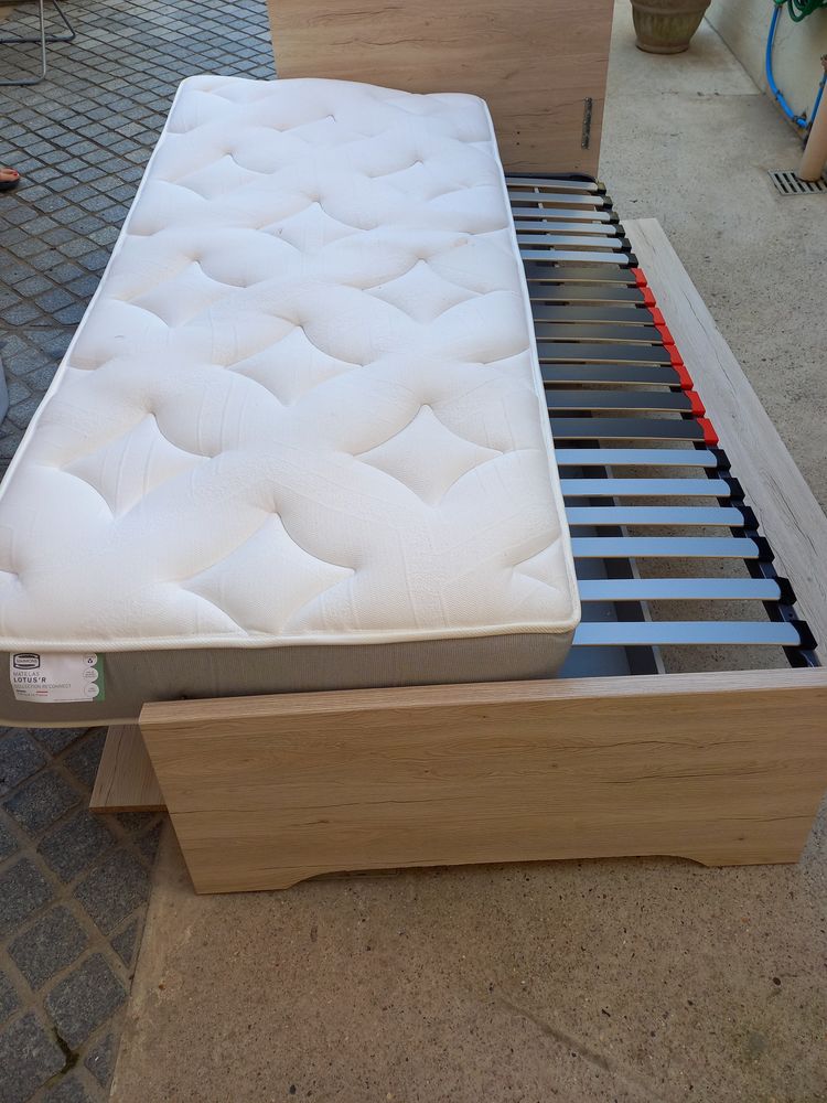 Lit couleur cha�ne 160 Villetaneuse (93)