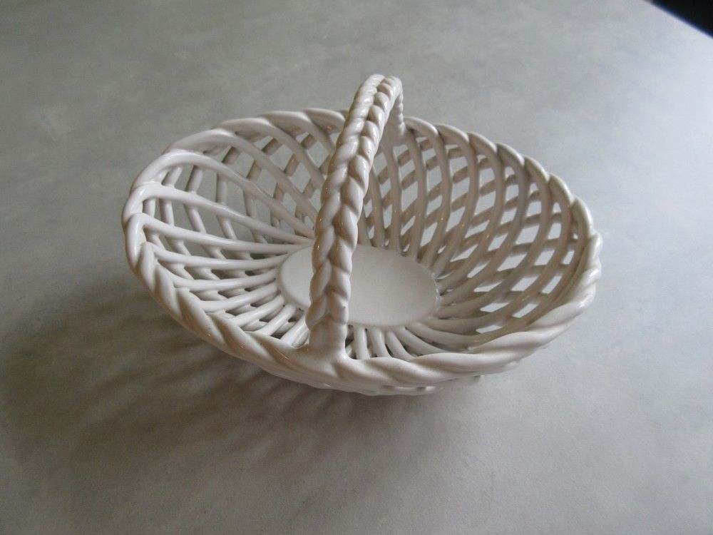 Coupe ajour�e en porcelaine 8 Jury (57)