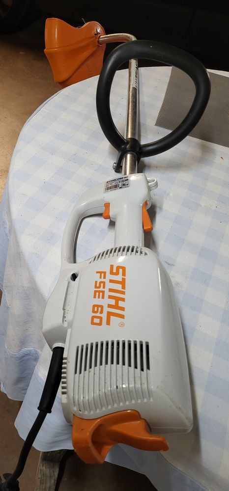 Coupe bordure �lectrique STHILL 30 Chenay (51)