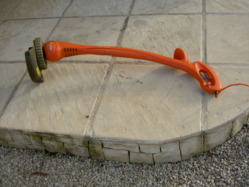 Coupe bordure 20 Le Teil (07)