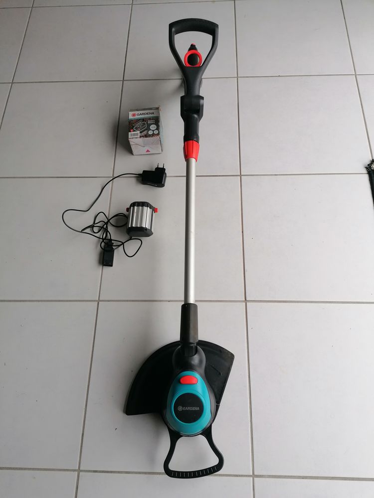 Coupe bordures  Gardena  
70 Saint-Andr�-de-Cubzac (33)