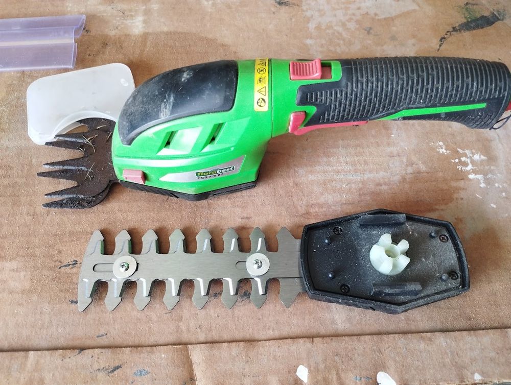 Coupe bordures / taille haies Florabest
10 Agde (34)