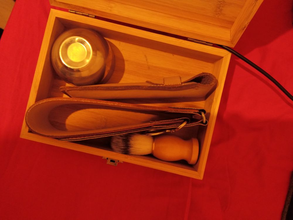 coupe choux, blaireau et ensemble de rasage 45 Vaires-sur-Marne (77)