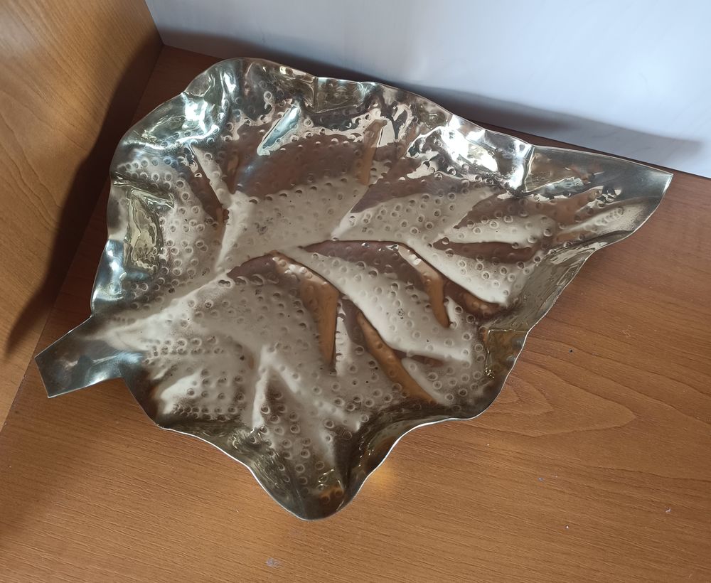 Coupe decorative en laiton martel� 20 Strasbourg (67)