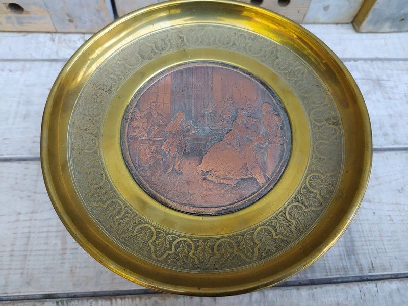 Coupe Laiton Cuivre Cisel� Mozart chez Madame de Pompadour 90 Loches (37)