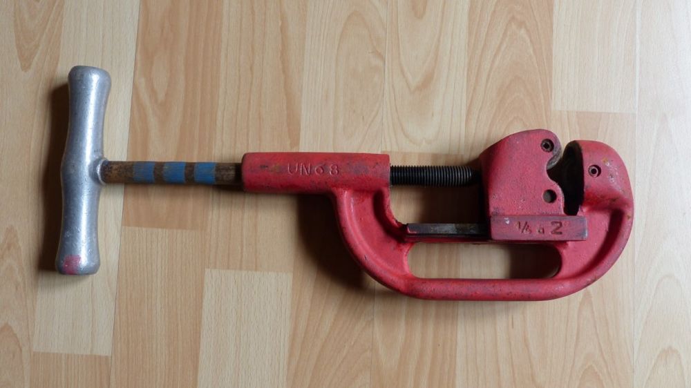 COUPE TUBE professionnel  1/4 � 2 20 N�mes (30)