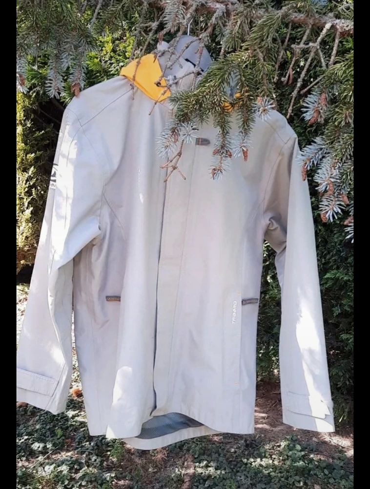 Coupe vent D�cathlon 9 Mirefleurs (63)