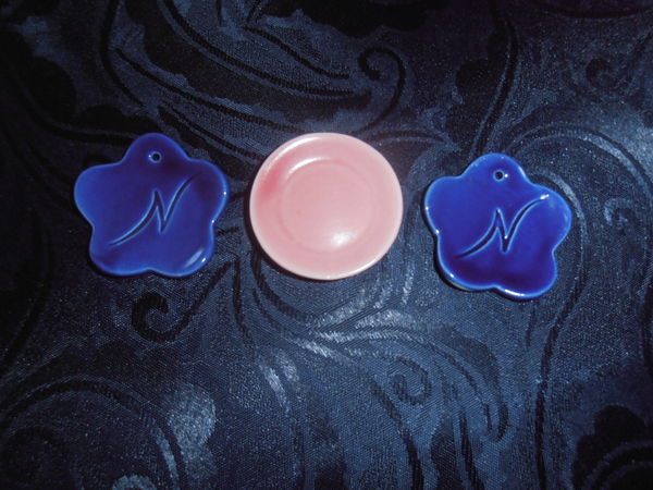 3 Coupelles � encens (57B) 1 Tours (37)