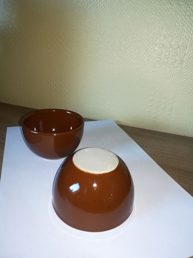 2 COUPELLES / RAMEQUINS / COLORIS MARRON  
0 Mouvaux (59)