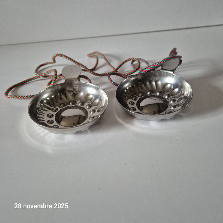 Lot de 2 coupelles tastevin et le cordon pour d�gustation de 3 Saumur (49)